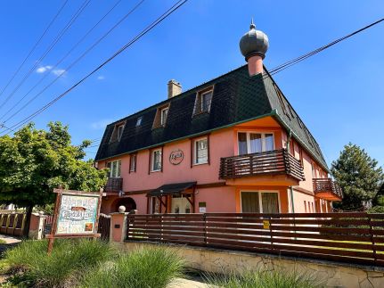 Karádi Apartmanház