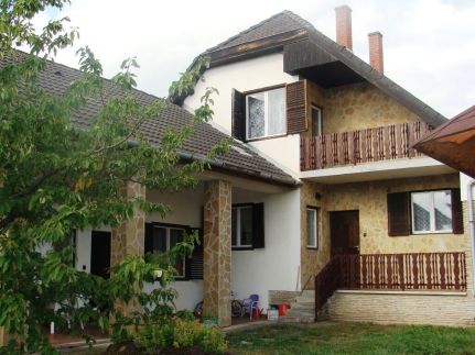 Cseresznyefa Virága Vendégház1