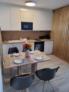 Aura Residence Apartman1