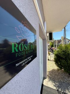 Rose 14 Food & Room2