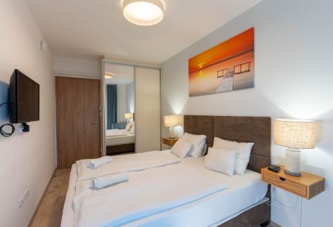 Sunset Garden Apartment7