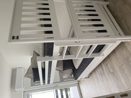 Lakeside Home Apartman12