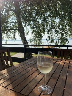Lakeside Home Apartman19