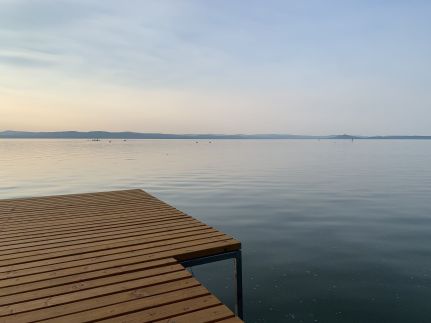Lakeside Home Apartman20