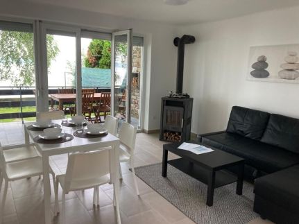 Lakeside Home Apartman3