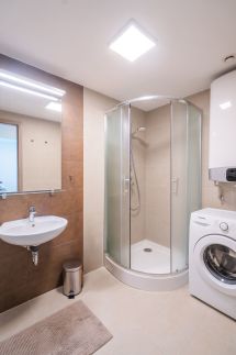 Andruzi Apartman13