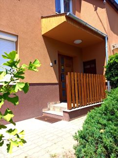 Juhar Apartman