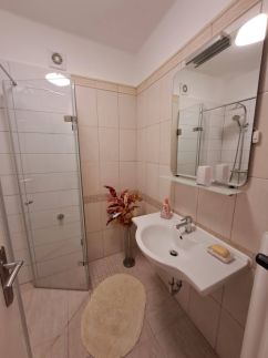 Anna Apartman6