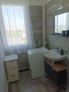 DebRentZen Station Apartman9