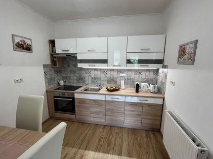 Gold Apartmann11
