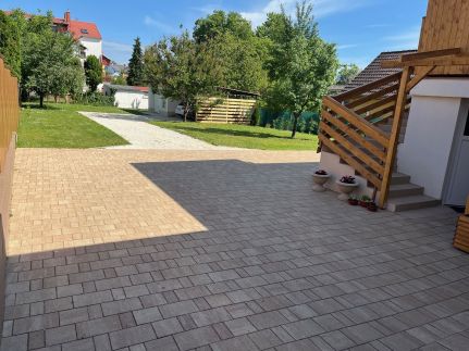 Gold Apartmann13