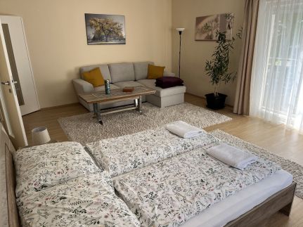 Gold Apartmann3
