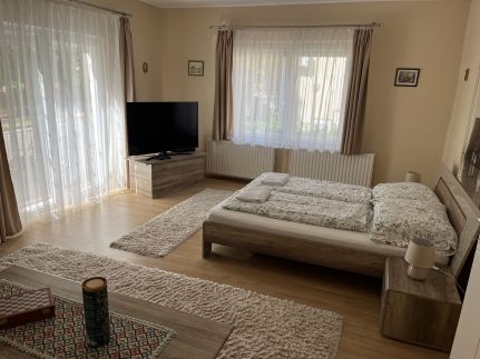 Gold Apartmann4