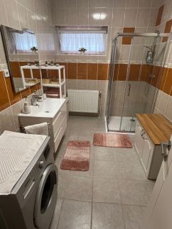 Gold Apartmann7