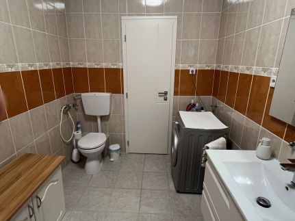 Gold Apartmann8