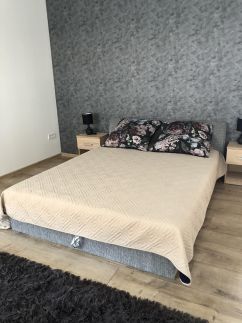 Stephanie's Apartman8