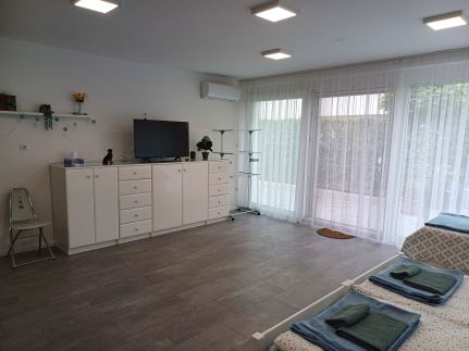 Strand Apartman B34