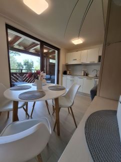 Beachfront Apartman4