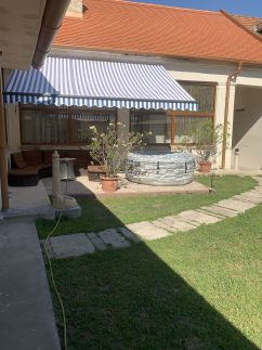 Lola Apartman16