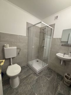 Lola Apartman4