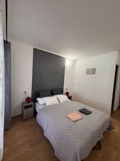 Lola Apartman