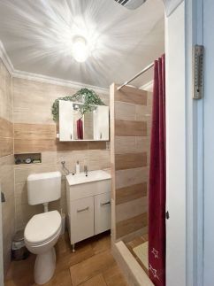 Nina Apartman8