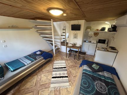Demona Apartman13