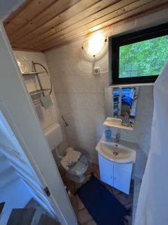 Demona Apartman18