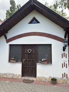 Demona Apartman22