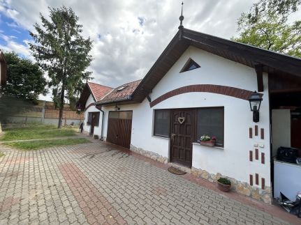 Demona Apartman23