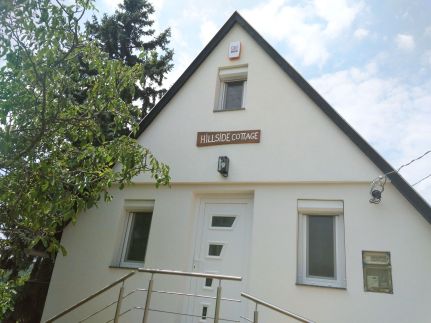 Hillside Cottage5