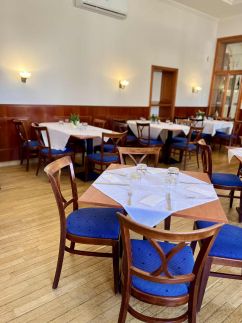 Mádi Kúria Hotel és20