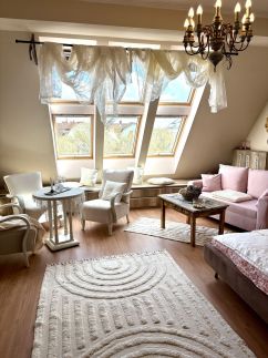 Gold Moon Apartment9