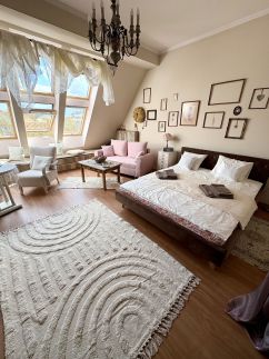 Gold Moon Apartment5