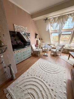 Gold Moon Apartment