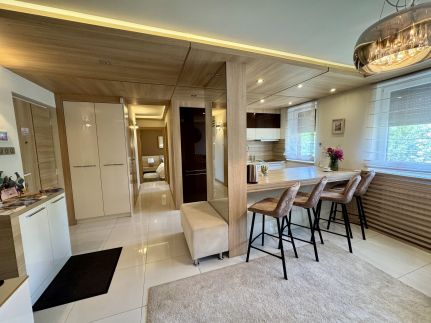 AVIRA Apartman