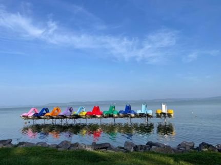Lake and Pool Apartman12