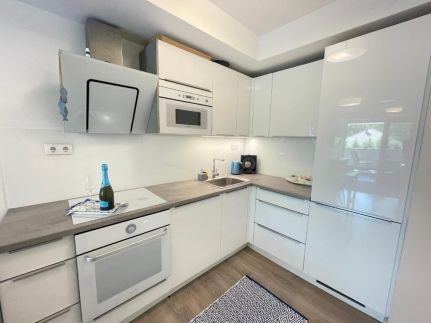 Lake and Pool Apartman4