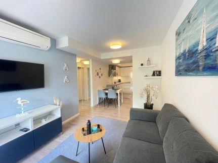Lake and Pool Apartman5