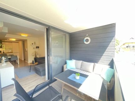 Lake and Pool Apartman7