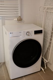 Edison Villa 2/1415