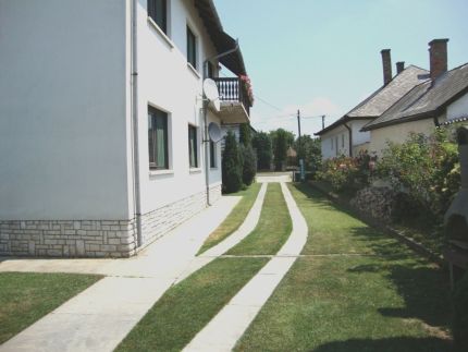 Vuca Apartmanház2