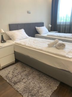 Local-Lux Apartman42