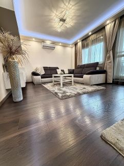 Local-Lux Apartman76