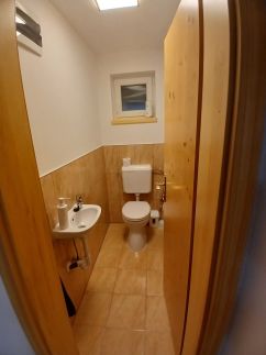 Hűvös Apartman19