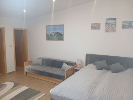 Hűvös Apartman25