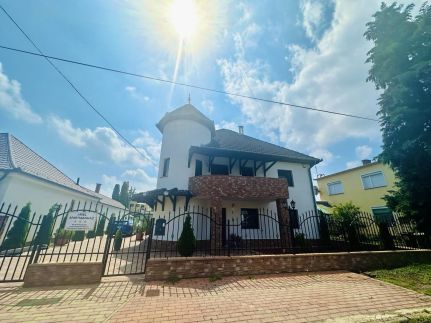 Ariel Apartmanház1