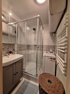 Silver Apartman - Cadet15