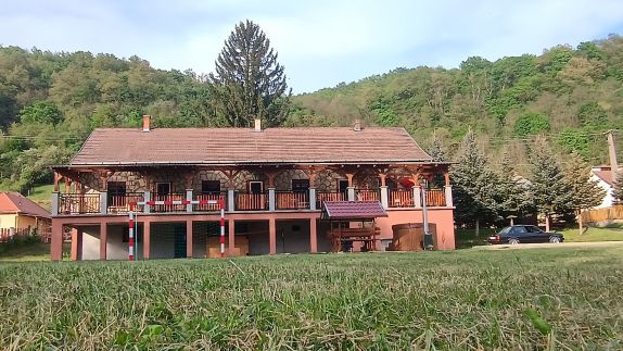 Grund Terasz