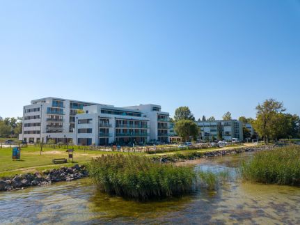 Lakeside Studio Apartment8
